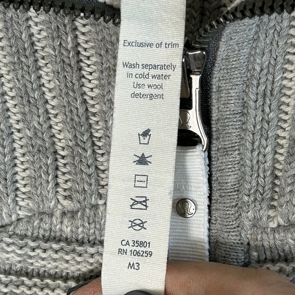 Lululemon Embrace Full Zip Hoodie Scuba Sweater -Gray - Women's Size 4 - EUC!!!! - Picture 6 of 16